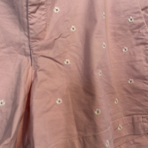 Old Navy oink shorts with daisies size 12 - Picture 2 of 5